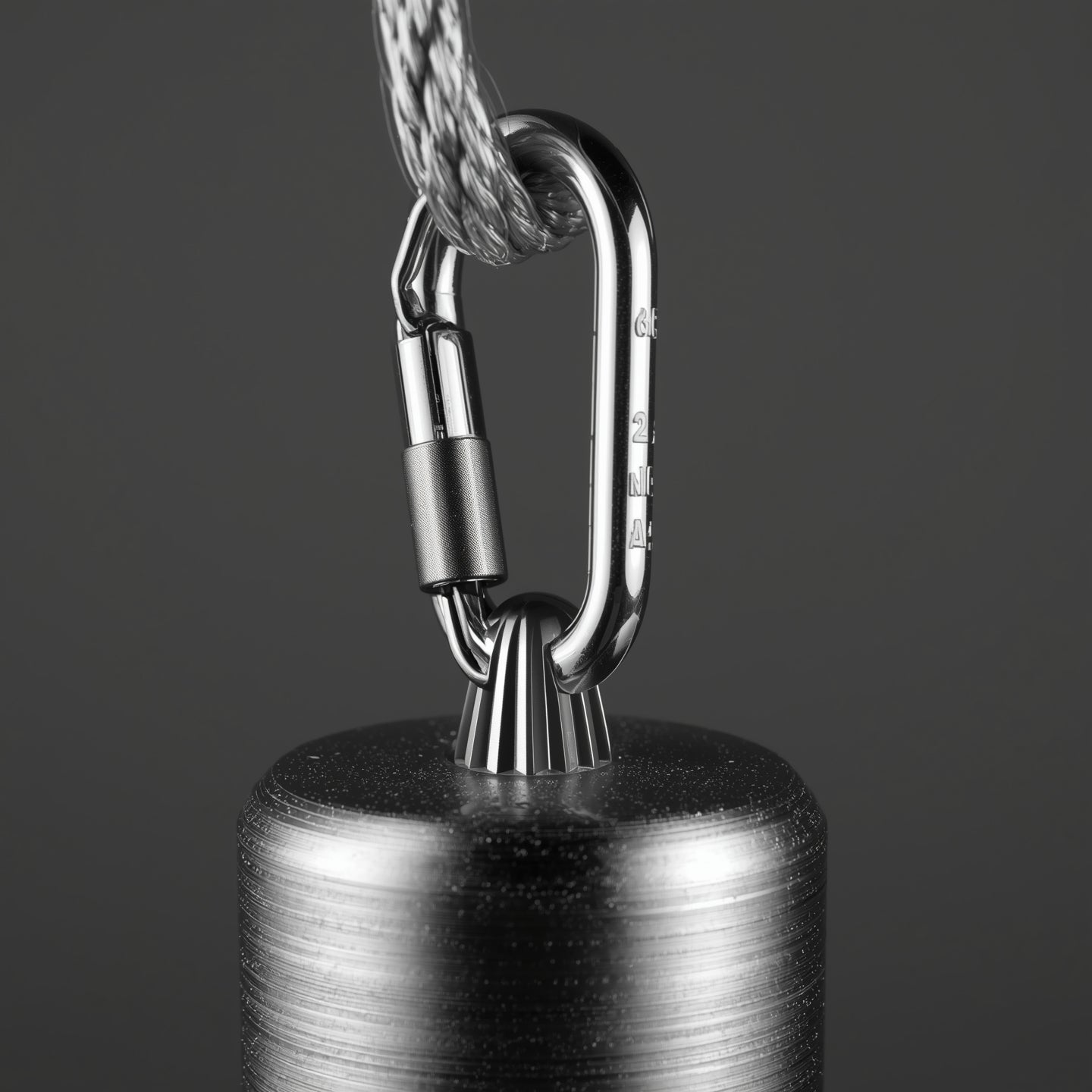 Light Hangers Adjustable (2 Pack)